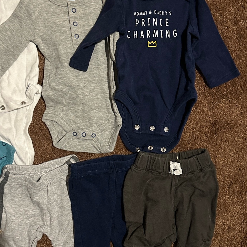 Newborn bundle - Picture 3 of 3